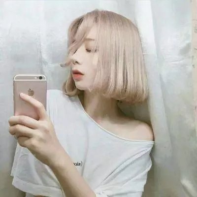 偷偷接吻